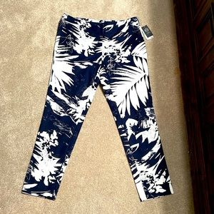 Vince camuto tropical print navy & white pant size 8